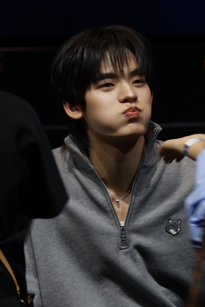 Yyandhttp's tweet photo. 鼓

 #teeteepor #ตี๋ตี๋ป๋อ 
#porsuppakarn https://t.co/HgZX4pmGTM