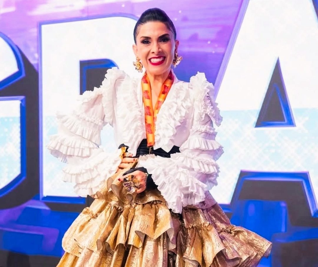 DalilahPolanco's tweet photo. Hoy hace un año recibí el golpe de realidad más hermoso. 💜 Y desde entonces entendí que nos tenemos, personas… para acompañarnos, querernos y no soltarnos jamás.

¡GRACIAS POR TANTO, PERSONAS. MIS PERSONAS! 

#ChingazoDeBesos 💜 #ChingazoDeAmor https://t.co/XYKldYJnMx
