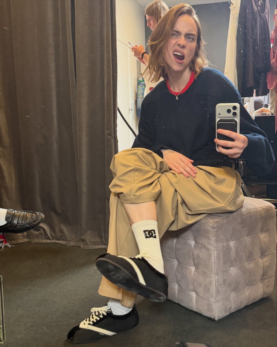 billieeilishtrs's tweet photo. Billie via her Instagram! 🥹

"hi" https://t.co/IjoYxAR1ga