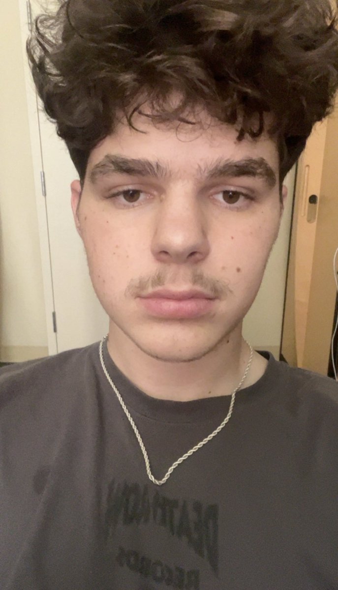 L00kingForBenji's tweet photo. Hello 60 followers I am trying the confidence gimmick today. https://t.co/iQYXqH9sAz