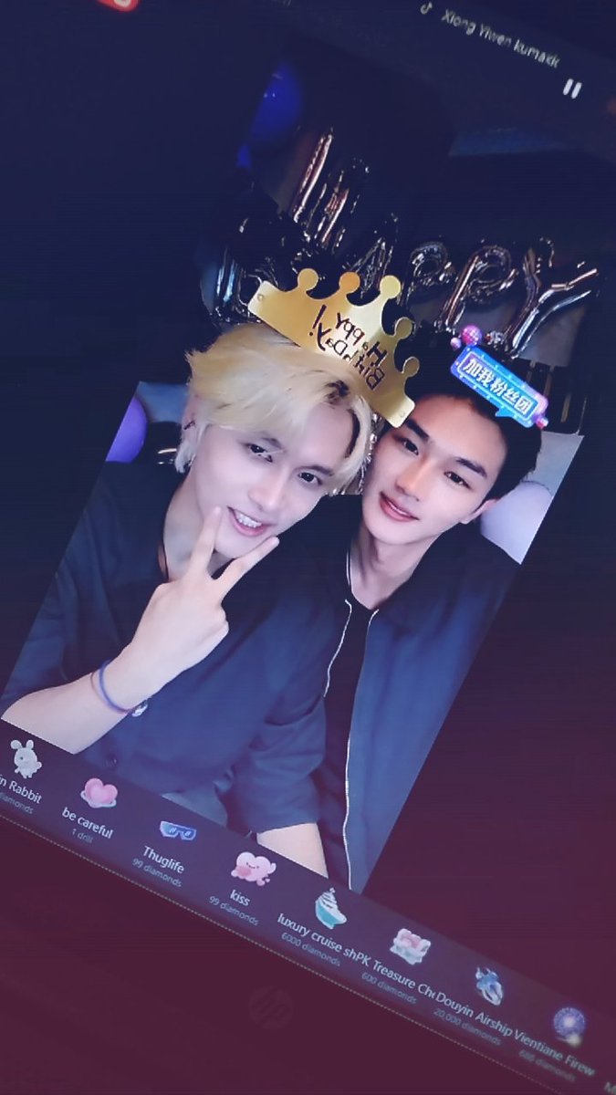 yuansfei's tweet photo. I'm so happy UwU 
Happy Birthday Yiwen🐻 Gege! Hope you always keep smiling! Stay happy, healthy &amp; with your loved ones beside you<3
#XiongYiwenIsOurStar
#HAPPY_BIRTHDAY_XIONGYIWEN #SpecialDayWithYiwen https://t.co/ZX70xHQmme