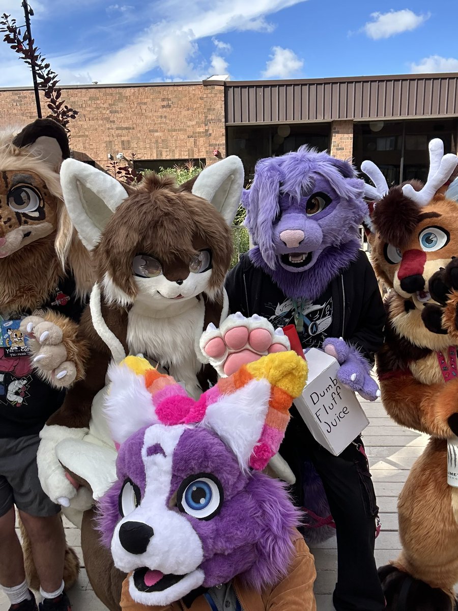 Raolcan's tweet photo. More photos from MAW ^^
#michigananthroweekend
#MAW https://t.co/ObHXWoTM19