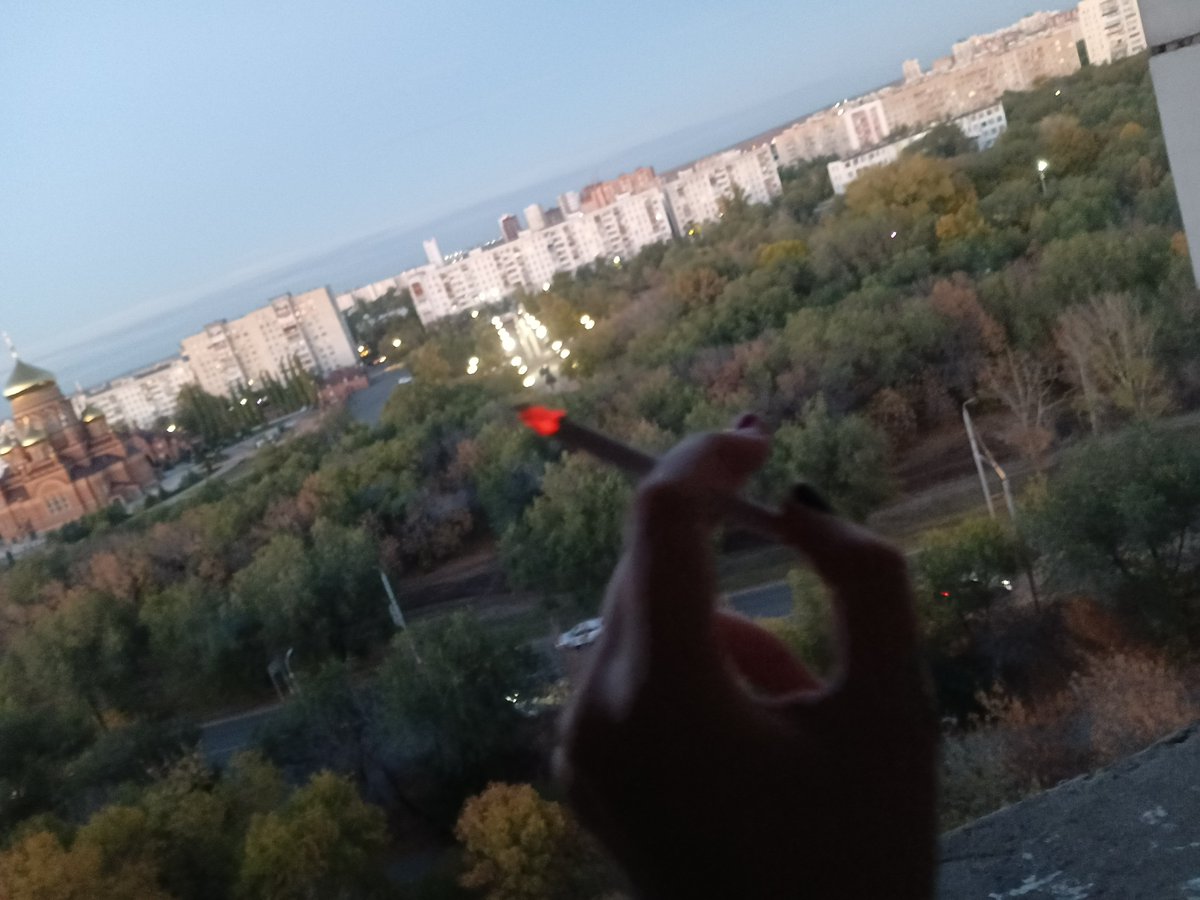 bezyxaya's tweet photo. #cigtwt cigarette after cigarette https://t.co/1troBO6fY7