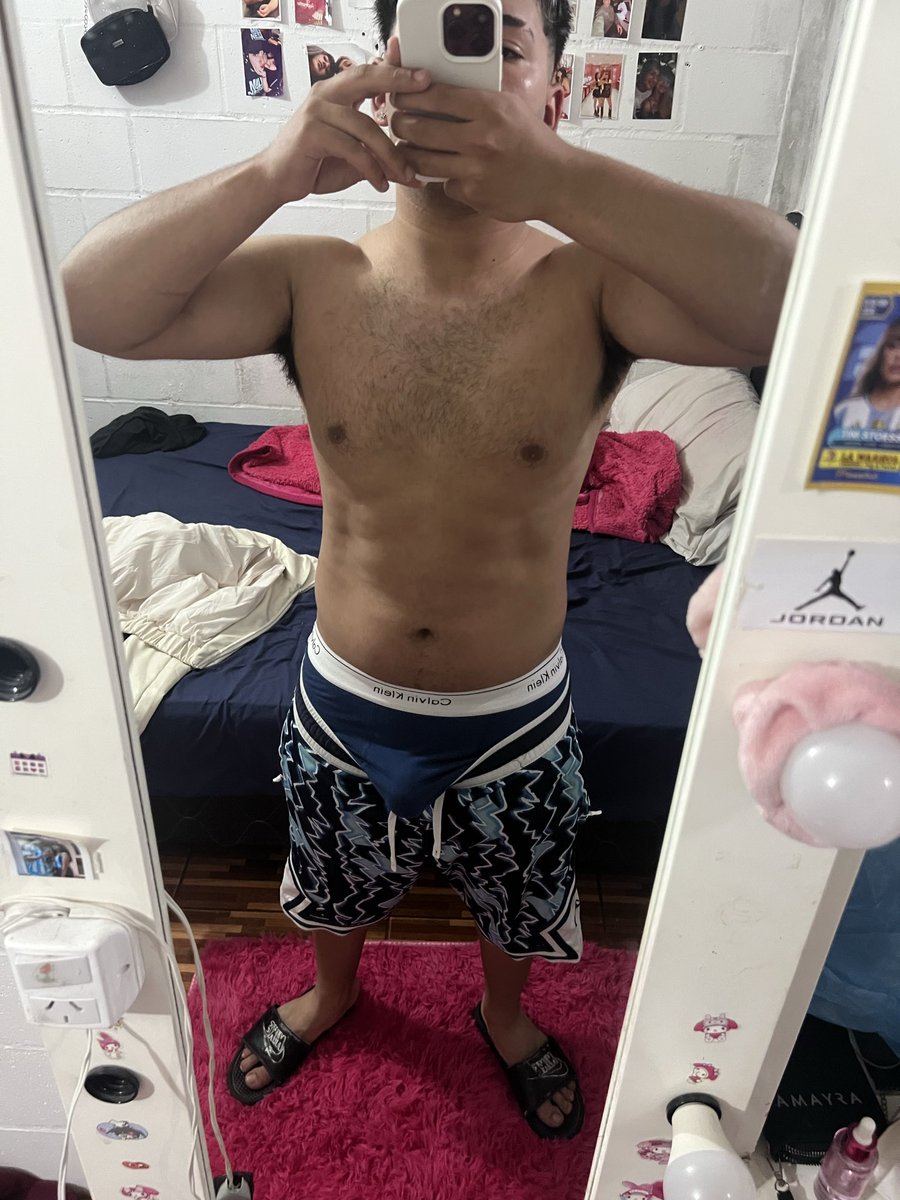andressss05's tweet photo. recién salido de una ducha de 1hr😶‍🌫️😋 https://t.co/3QVjHTjR9F