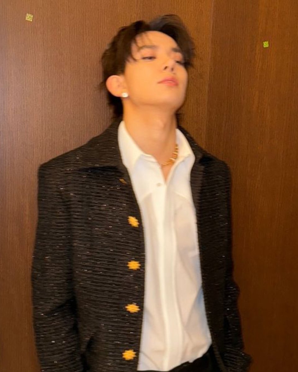 heesdiors's tweet photo. the look i'd go to war for https://t.co/xix1jmw1z7