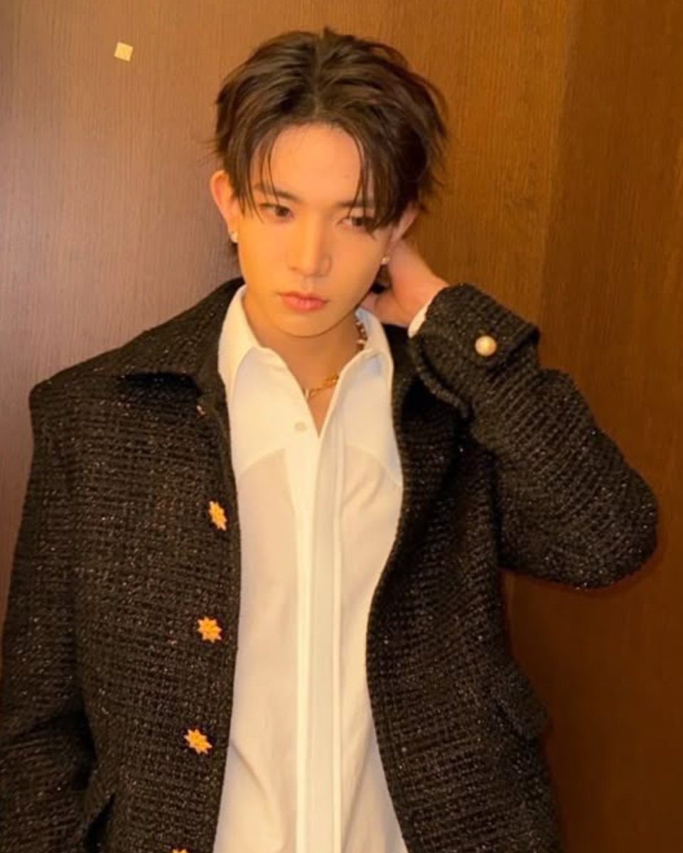heesdiors's tweet photo. the look i'd go to war for https://t.co/xix1jmw1z7
