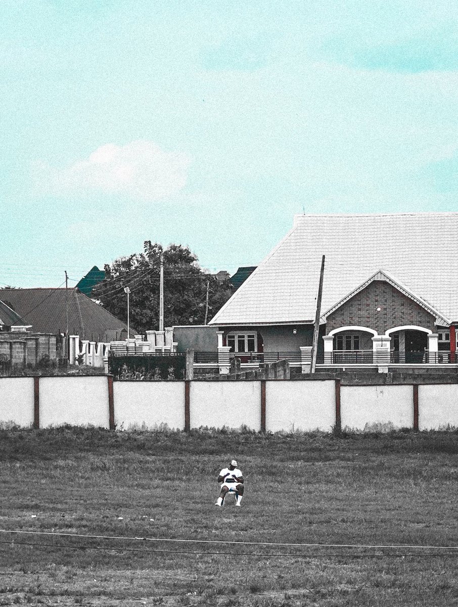 Ajayi_x's tweet photo. I call this….
Big Performer!

I and @JustNuellll saw this random guy sitting in the middle of the field in his own world, decided something HAD to come out of it.

Day 5 of experiencing camp in Ede, Osun State 

#nysc https://t.co/2tnX3m6VaF