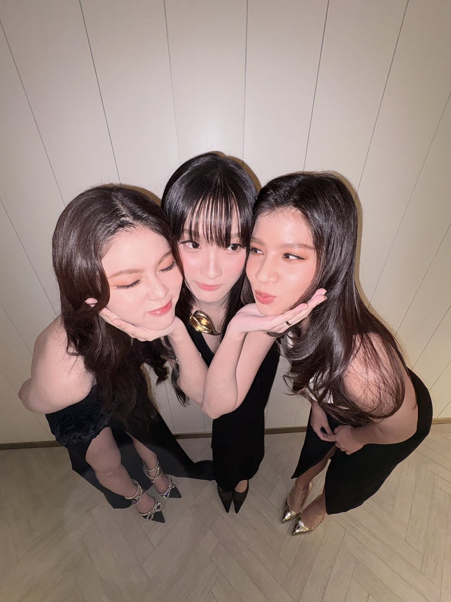GUITAR_CHERIS's tweet photo. วันนี้ขอบคุณทุกๆกำลังใจมากๆเลยนะคะ🥺💕
กต.ดีใจ และอบอุ่นใจมากๆเลยคั้บ ขอบคุณที่มาเชียร์กันน้า🥹🥺 ได้เติมพลังกลับบ้านฉุดๆ รักทุกคนนะคะ💟🪽💕💕
#InHarmonyUniverse
#GUITAR_CHERIS #CHERIS https://t.co/GIPqFRjzml