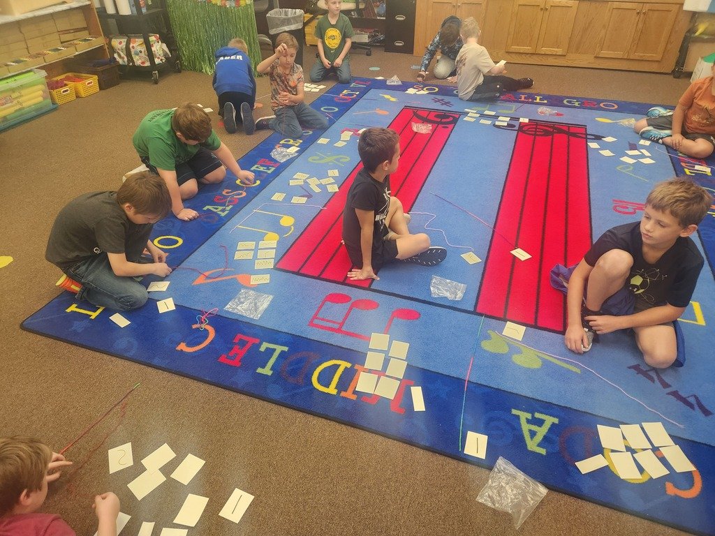 KCWolves17's tweet photo. 2nd graders working on stretching their vocal chords. https://t.co/KJsIK5VFIe