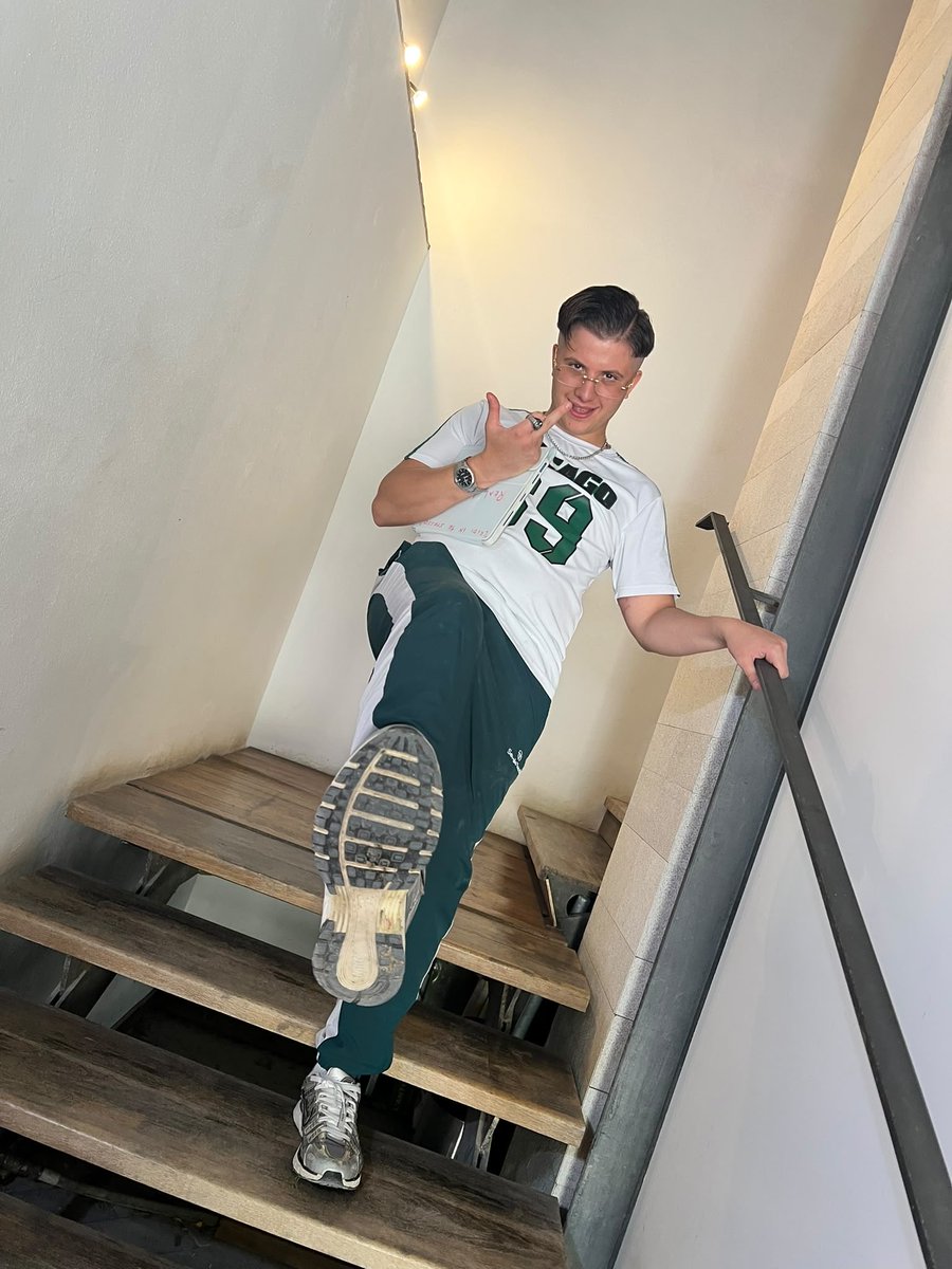 Realboss57's tweet photo. 👑 STAGIONE 1 — EPISODIO 2 DISPONIBILE 🔥

Un nuovo episodio è appena arrivato su OnlyFans.
Un altro viaggio, un altro devoto, un’altra storia sotto i piedi di Real Master. 🦶🏻

Lo chiamavano Dyson 3000… 😈

🎬 Episodio 2 — disponibile ora.

https://t.co/yXTJg3VRC3 https://t.co/l4l1Tvim86