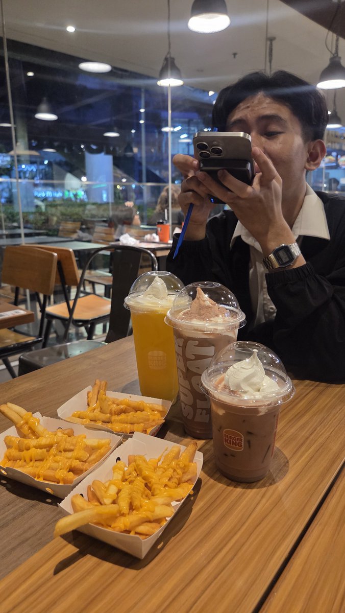devinaindri170's tweet photo. alasan tmn gua kbnykan braderhood karna cowok tuh gbnyk drama. ga ribet. wkwk https://t.co/rcOOWHXTJd