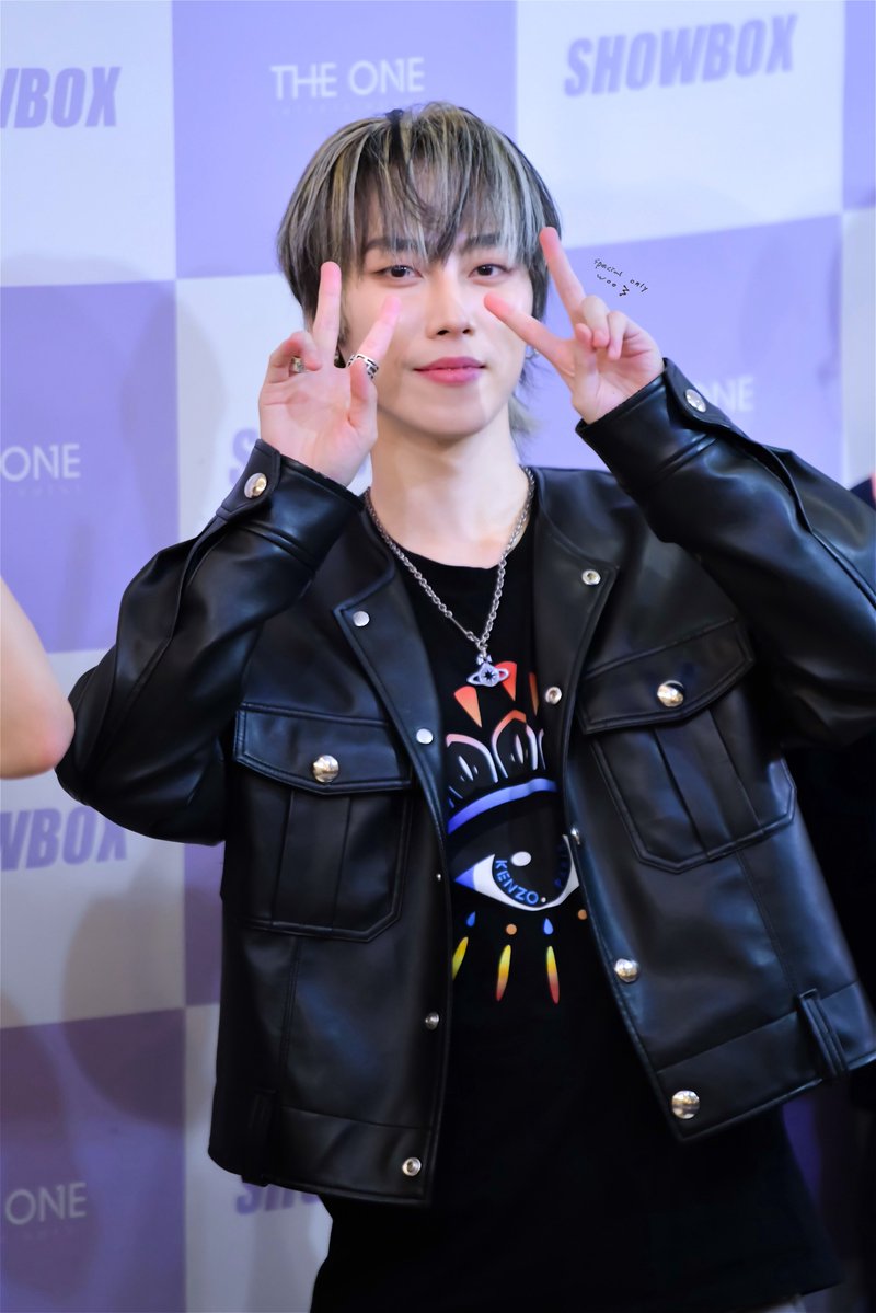 SpecialonlyWOO's tweet photo. 261005 Epilogue : 4U
포토타임
우진이 절친도 놀러 와주고 재밌는 시간이었네💖

#myst #마이스트 #우진 #WOOJIN #ウジン 
@MYst_4u_ https://t.co/rnGhbA2gyP