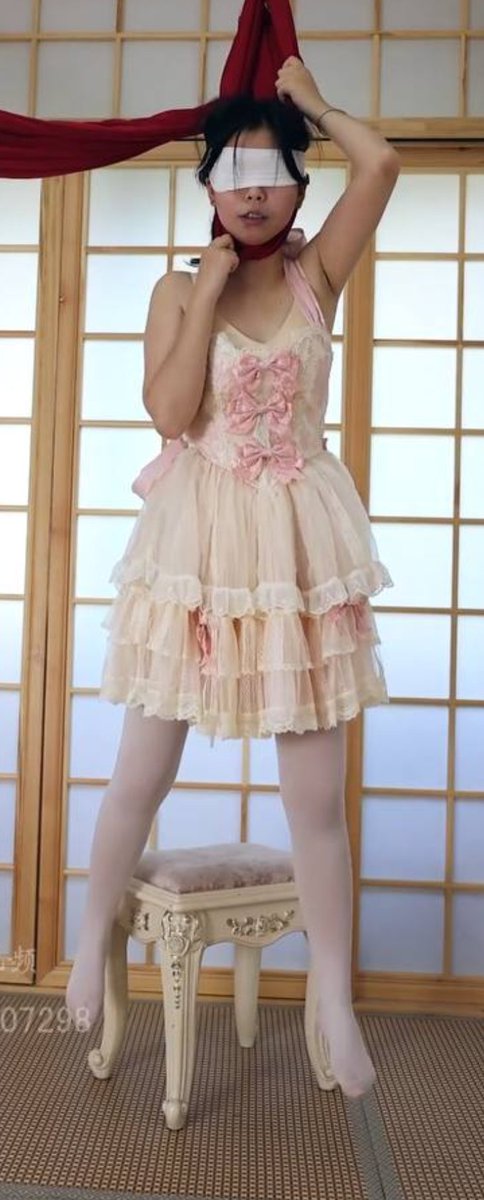 BUTCHERtreee's tweet photo. 🍏Khi em cảm thấy NSFW hay BDSM vẫn chưa đủ. Em từng tưởng tượng đến việc bị chặt đầu， bị biến thành món ăn. Nếu em là con chó cái si mê cảm giác cực đoan này， hãy đến tìm sự điều dưỡng của anh. chỉ muốn theo dõi những thứ anh chia sẻ thì cũng được. https://t.co/9luM1zCBX2