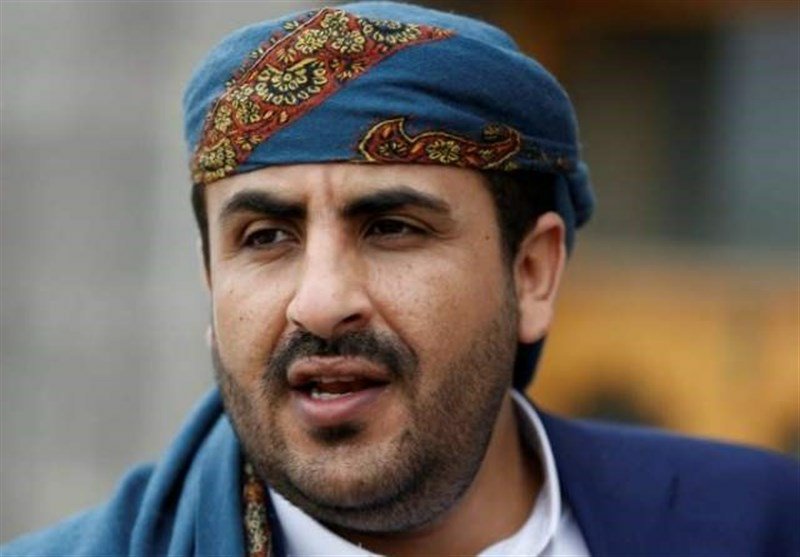yemnews1's tweet photo. صنعاء تلوح برد مؤلم على تصعيد السعودية
YNP_خاص: 

لوحت سلطة صنعاء ، برد قاس ومؤلم على التصعيد الجديد للسعودية في اليمن ، مؤكدة ان إعلانها رسمياً تنفيذ هجمات جديدة دليل على فشلها المتجدد .

وقال كبير المفاوضين في سلطة صنعاء محمد عبدالسلام في تدوينة على (إكس) إنه " بعد عدوان 2015م وما لاقاه النظام السعودي من فشل ذريع يعود مجددا ليعلن بشكل رسمي تصعيدا في عدوانه وحصاره على اليمن ".

واضاف أن " النظام السعودي يخرج اليوم تحت وطأة هزائم تحشيداته ليظهر على واجهة العدوان على اليمن بعد محاولات فاشلة لإبقاء حالة العدوان والحصار قائمة فيما هو يبقى متحكماً بكل التفاصيل من وراء الستار ".

وأشار إلى " ارتكاب النظام السعودي العشرات من المجازر كما حصل اليوم في أكثر من محافظة تعرضت للعدوان السعودي من قصف المناطق المدنية والأحياء السكنية ".

وذكر أن "النظام السعودي وبعد محاولات فاشلة لإبقاء حالة العدوان والحصار قائمة فيما هو يبقى متحكما بكل التفاصيل من وراء الستار ".

وأكد عبدالسلام أن " على النظام السعودي أن يتحمل جميع التبعات والنتائج المترتبة على معاودة تصعيد عدوانه وحصاره".
https://t.co/obpwsIeLDu