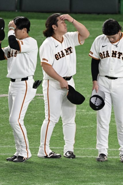gsoku_giants's tweet photo. 【悲報】甲斐拓也さん、全ハゲを敵に回してしまう https://t.co/6Ya3VvQwXs