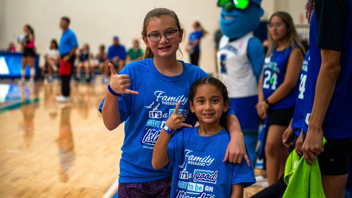IslandCampus's tweet photo. A weekend full of good memories, quality time, and plenty of Islander spirit!ππ€
#TAMUCC https://t.co/erAjFDhlpa