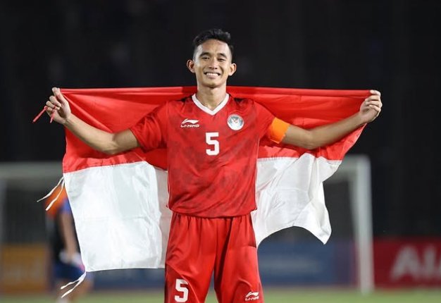 wunderkid_id's tweet photo. Sementara itu

Rizky Ridho menjadi pesepakbola Indonesia pertama yang meraih Gelar Juara Tingkat Asia Tenggara di Timnas Senior &amp; Timnas U-23 lewat gelar FIFA Asean Cup 2026 &amp; Medali Emas Sepakbola SEA Games 2023 yang dia kawinkan. https://t.co/fs4tBThhMq