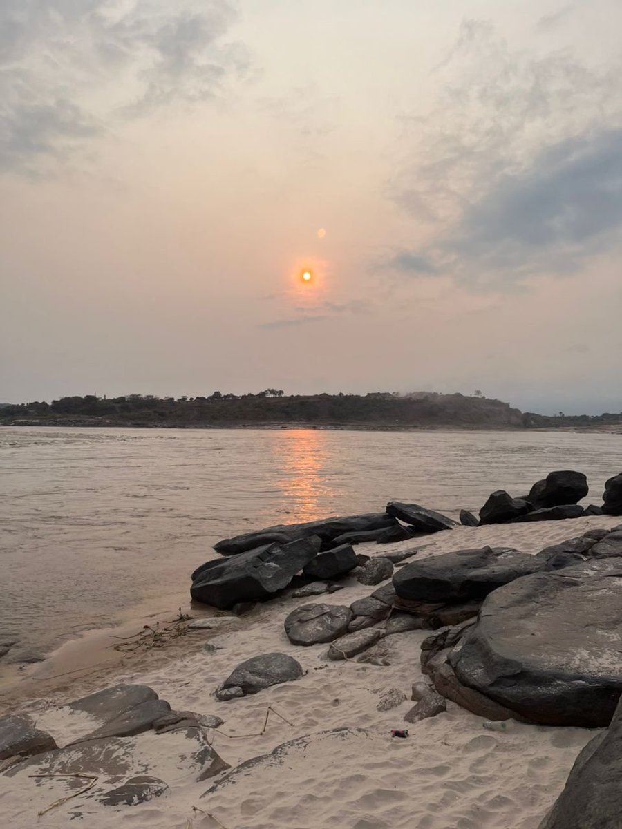 Kul13083252's tweet photo. @CorentinSellin Merci! Sur le fleuve Congo 🇨🇩 https://t.co/bR7udP77jD