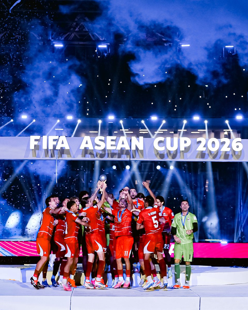 Persija_Jkt's tweet photo. SEJARAH, GARUDA! 🦅🇮🇩🏆

Terima kasih untuk perjuangan yang tak kenal menyerah. Selamat atas gelar perdana FIFA ASEAN Cup!

#TimnasDay #FIFAASEANCup #Persija https://t.co/t5z6CHygLQ