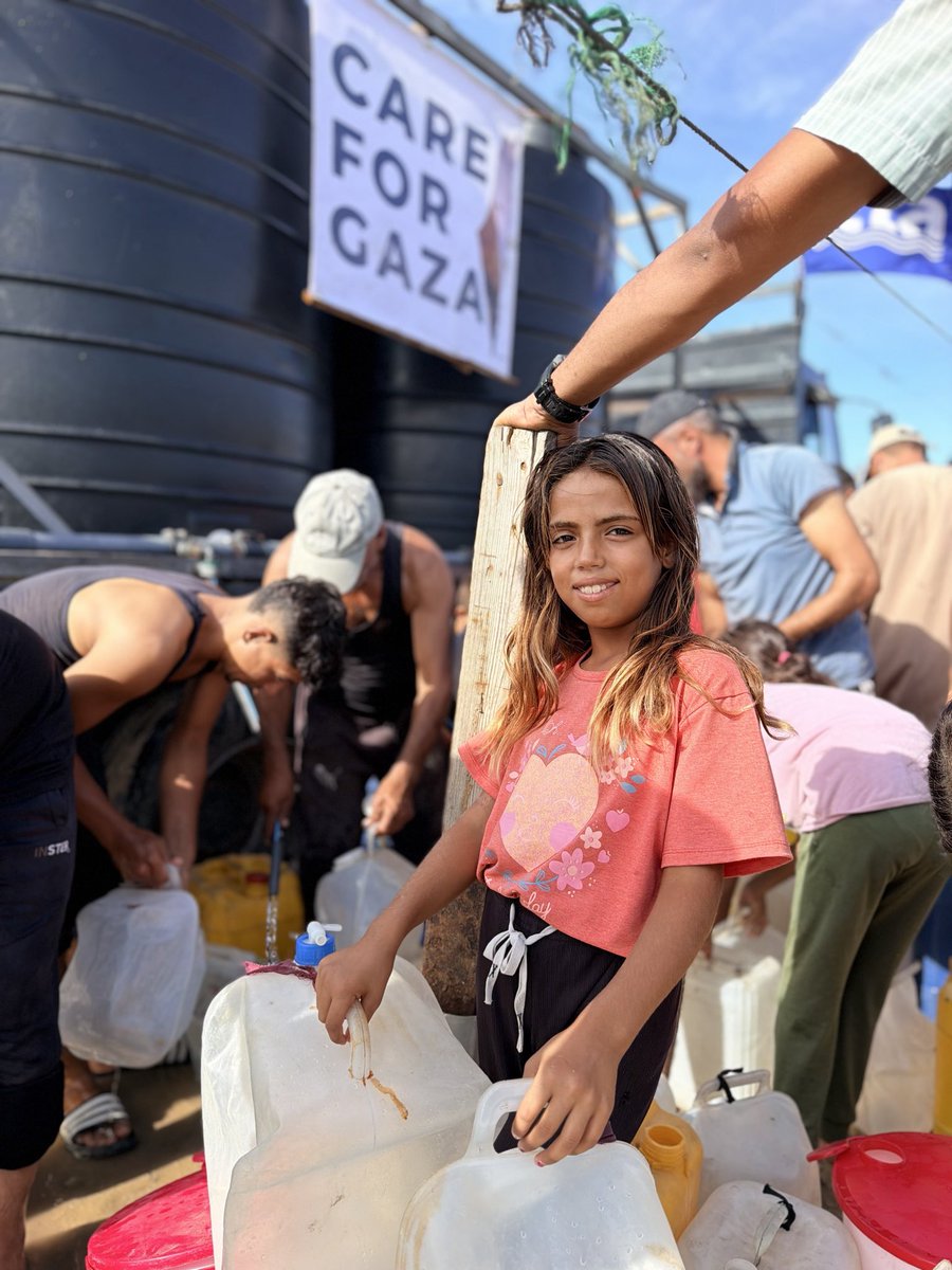 CareForGaza's tweet photo. Water for the displaced families in Gaza.

https://t.co/l4IXHq5wZS https://t.co/V8f6CYwWj4