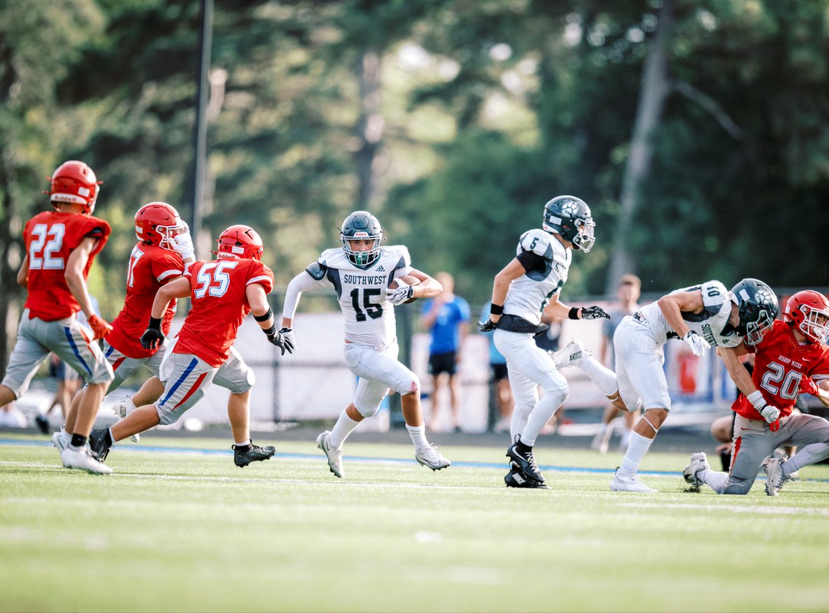 _Tyler_Lentz's tweet photo. Just a few shots from last weeks game! Thanks to @MSorbinPhoto for the pics! @bvsw_wolfpack @coachorrick @coach_t_allin @tykin27 https://t.co/WF5Tmp9dej