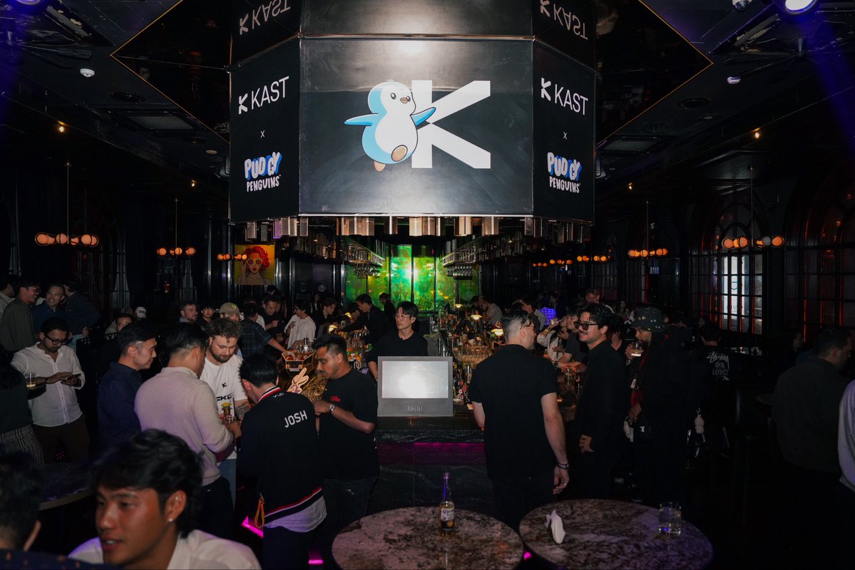lady_isya's tweet photo. Okay, I’ll give your timeline a little break from the KAST VIP cars 😆

Some pics from the @KASTxyz Pengu Card Party in Seoul last week. Kamsahamnida to everyone who brought the energy🫰🏼

See you at Solid Gold Party this Thursday. 8 DJs. 2,000 party people. Let’s gooo! 🪩 https://t.co/Yq3pUczGat