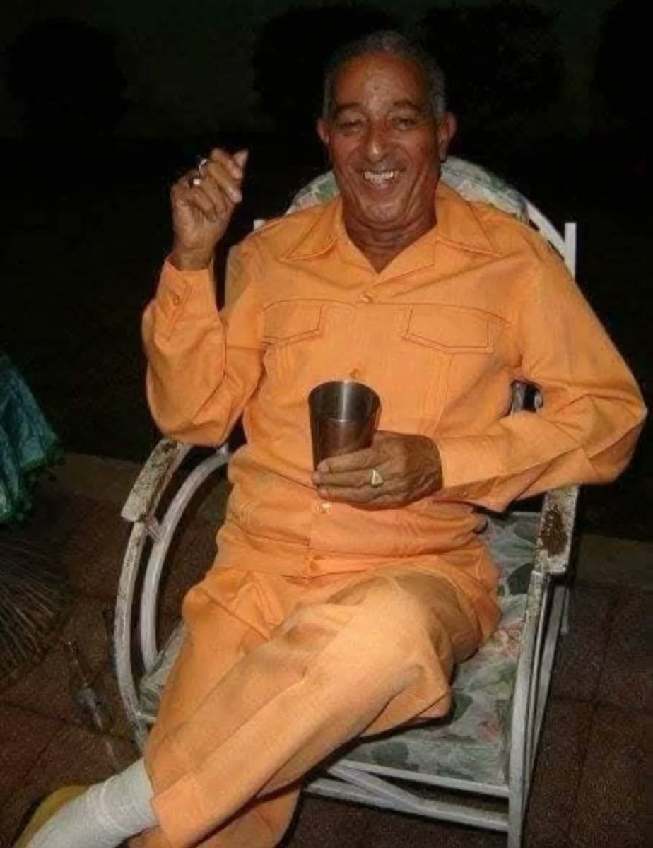 rafaeldavida's tweet photo. Hoy, a 2 años de tu partida, papá, celebramos al gran Mandao: alegre, lleno de vida, buen hijo, padre y abuelo. Te recordamos con infinito cariño. Sabemos que un día nos volveremos a ver. Te amo siempre. https://t.co/i2G1ki1QGc