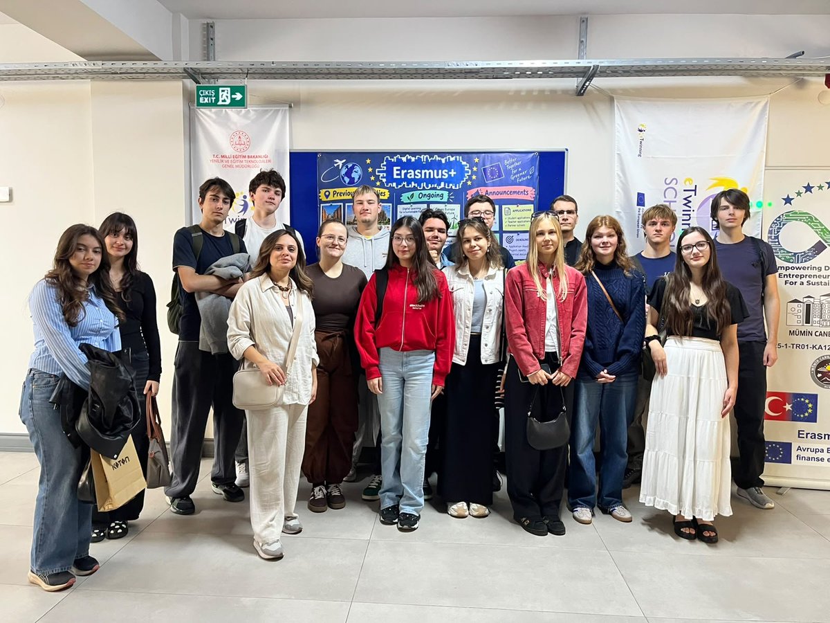 mcfenlisesi's tweet photo. Mümin Canbaz Fen Lisesi olarak Letonya’dan Rīgas Valsts 3. ģimnāzija öğrencilerini okulumuzda ağırlamaktan büyük mutluluk duyuyoruz.

Erasmus+ hareketliliğimizin ilk gününe karşılama töreni ve okul turu ile başladık. https://t.co/sfJNfdHYaQ