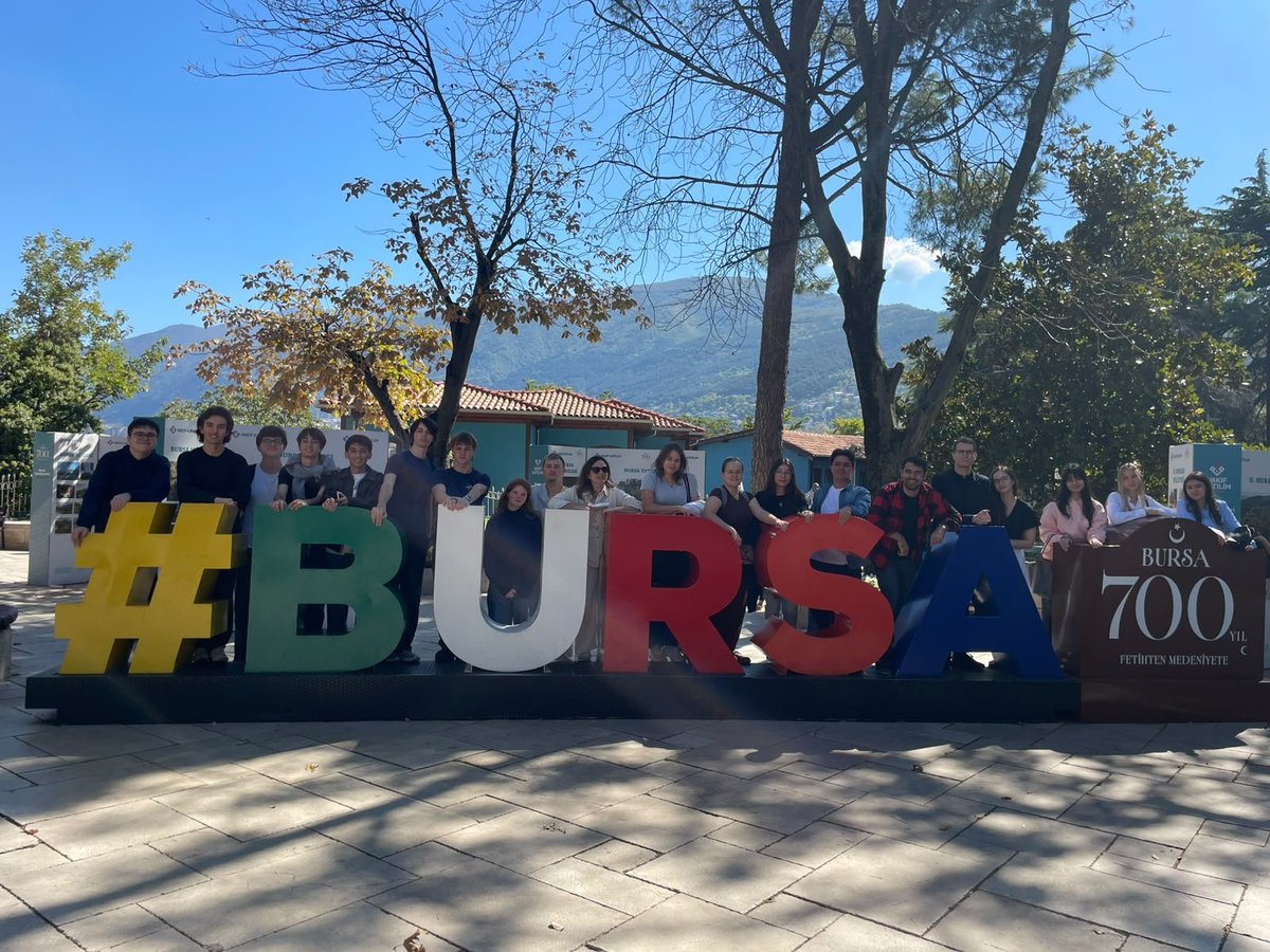 mcfenlisesi's tweet photo. Mümin Canbaz Fen Lisesi olarak Letonya’dan Rīgas Valsts 3. ģimnāzija öğrencilerini okulumuzda ağırlamaktan büyük mutluluk duyuyoruz.

Erasmus+ hareketliliğimizin ilk gününe karşılama töreni ve okul turu ile başladık. https://t.co/sfJNfdHYaQ