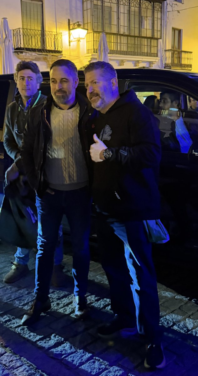 LarryShyGuy's tweet photo. @Santi_ABASCAL Save Spain 🇪🇸 https://t.co/1zIrG7Yur9