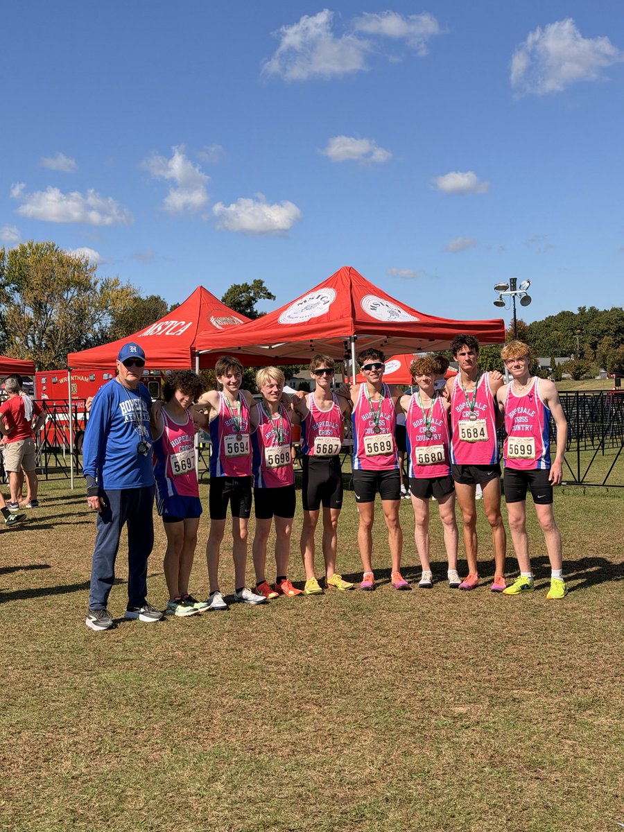 Chip_Cook's tweet photo. Great Saturday for Hopedale at Frank Kelley. The boys won the team title, while Quinn ran 15:28.8 to win and briefly take the #1 5K time in Mass. 

Only a 10th grader, he’s now 3-for-3 at Wrentham. Not bad for our little town. 

Nice write-up from @BayStateRun:
 https://t.co/spvkJcxMU5