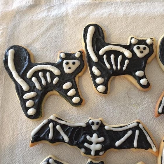 GLSSHART's tweet photo. she baked some cookies and made some coffee! https://t.co/jIMmmPxL3t