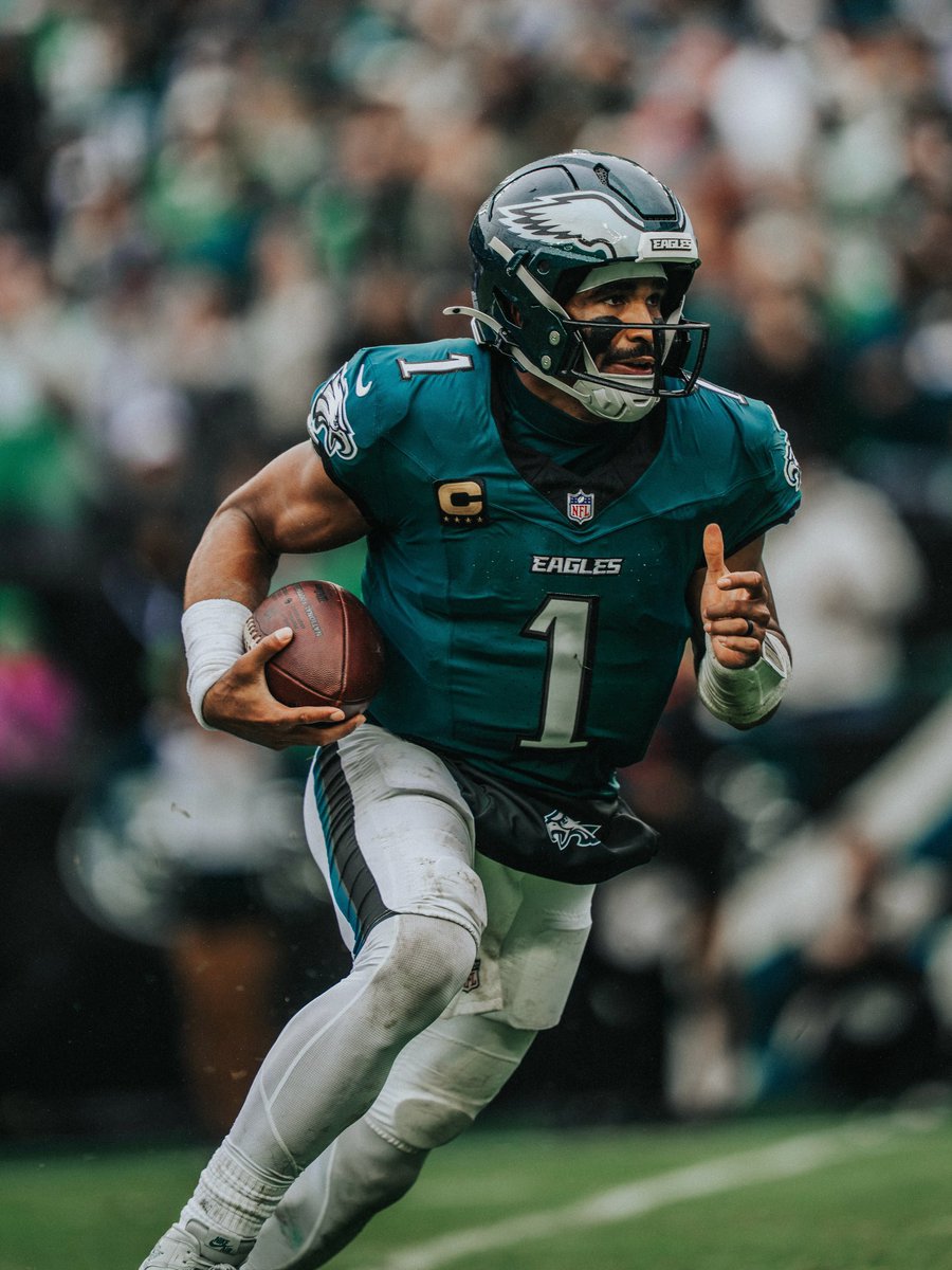 DillyPhilly215's tweet photo. Win, lose or draw, I’m rocking with him💚🦅 #FlyEaglesFly https://t.co/5MMidCvNAb