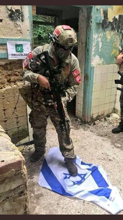 lailabalam's tweet photo. Kahrolsun İsrail 
Kahrolsun Siyonizm 
#GazzeİçinHareketeGeç
#Gazze 

#FreePlastine https://t.co/XvRtpi86be