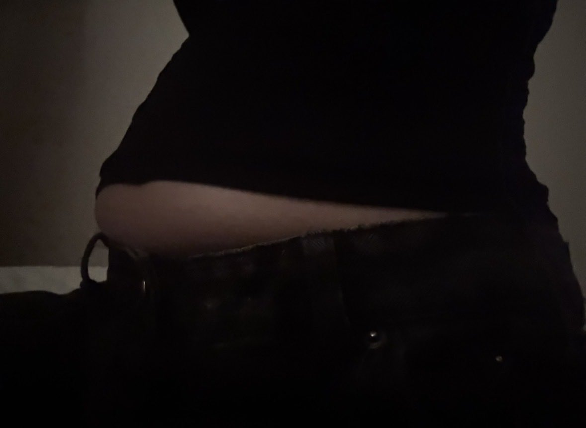 CherryPieEats's tweet photo. Feeling full, chugging coke to see if I can pop 
#belly #chubbygirl #piggy #bloat #fullbelly https://t.co/XSuRRsVyMM