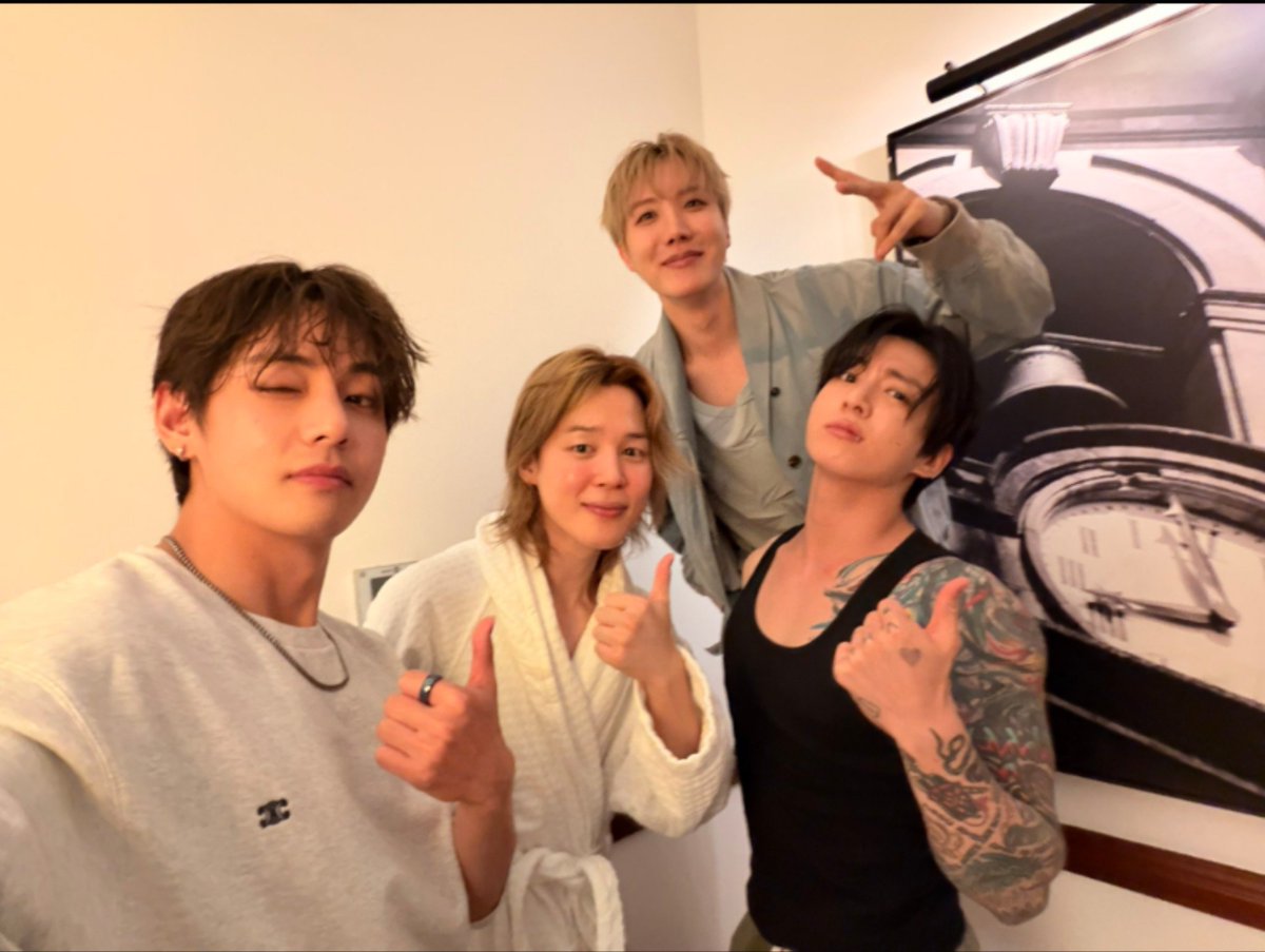 Lynebangtan's tweet photo. 오랜만이군 https://t.co/yPVwdpZow0