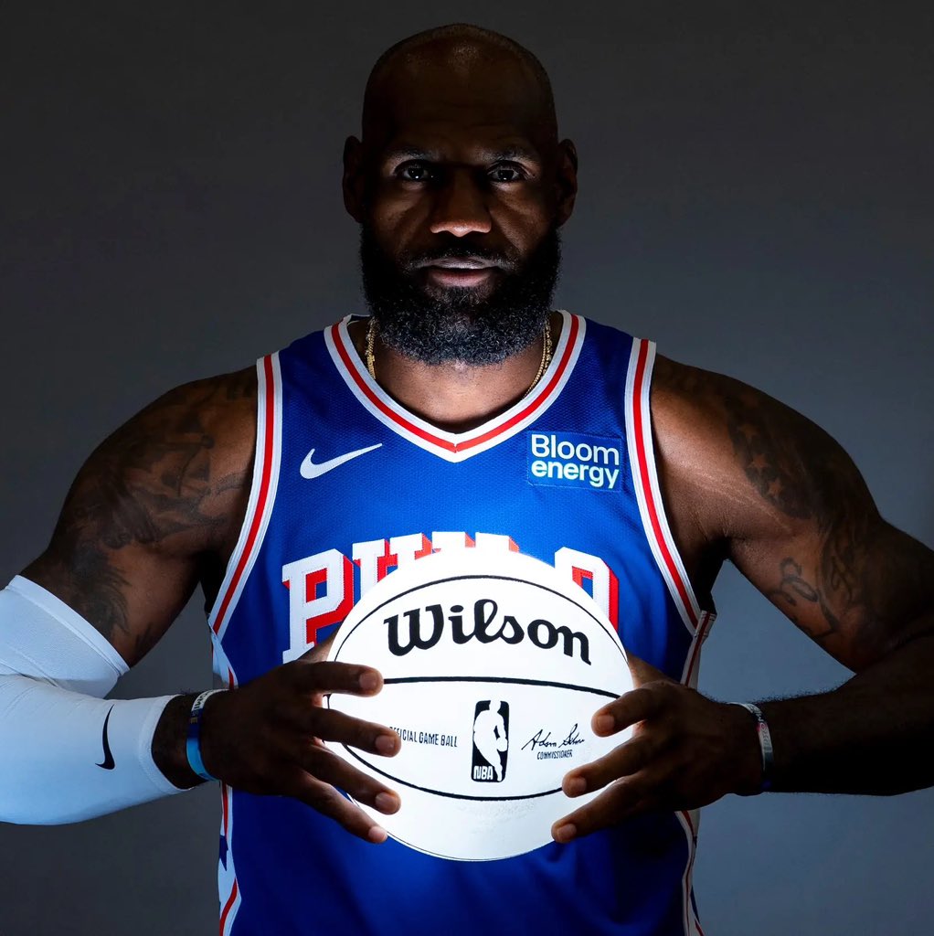 5thringontheway's tweet photo. LeBron is OUT tonight vs the Knicks in the Pre Season opener. https://t.co/RMnRwOg3PW