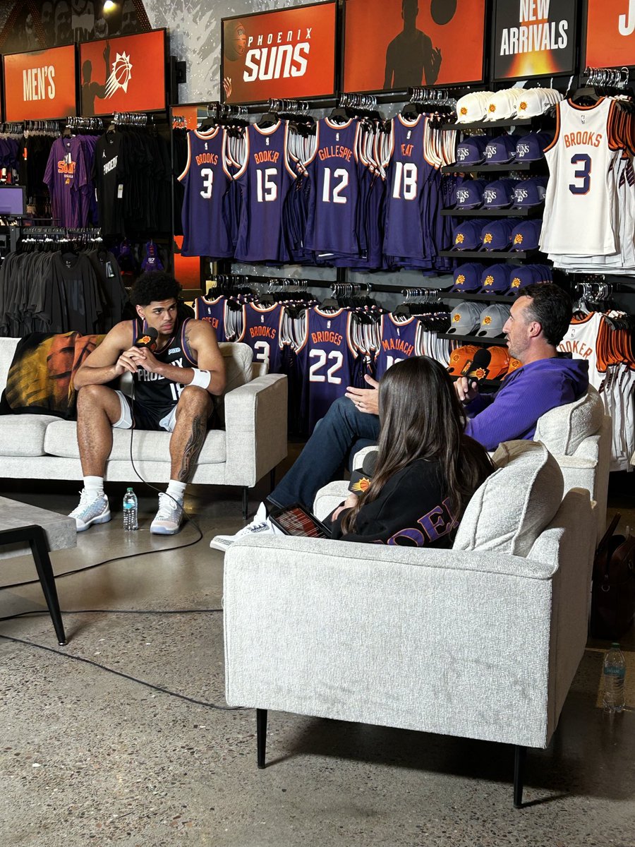 LindseySmithAZ's tweet photo. New Phoenix Suns Pod Alert! https://t.co/U3CDm28qgb