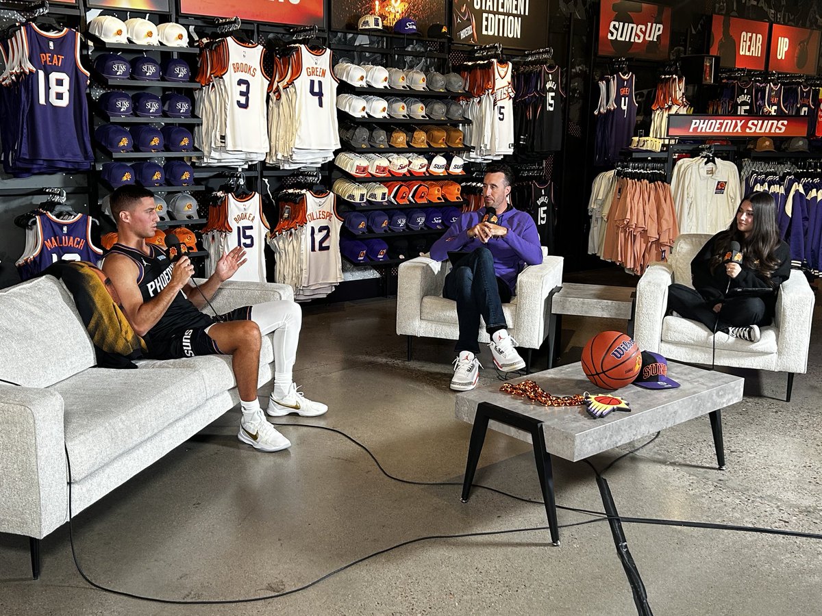 LindseySmithAZ's tweet photo. New Phoenix Suns Pod Alert! https://t.co/U3CDm28qgb