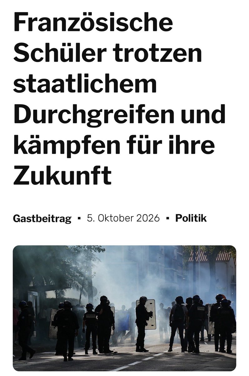 EiflerUlrike's tweet photo. Schülerproteste erschüttern Frankreich. Die Macron-Regierung reagiert mit beispielloser Repression. Inzwischen sagen viele Eltern: Hände weg von unseren Kindern. Und auch die Gewerkschaften stehen an die Seite der Schüler. Lesenswerter Beitrag von @JohnWRees auf @Etos_media https://t.co/gG3GFSqKpD
