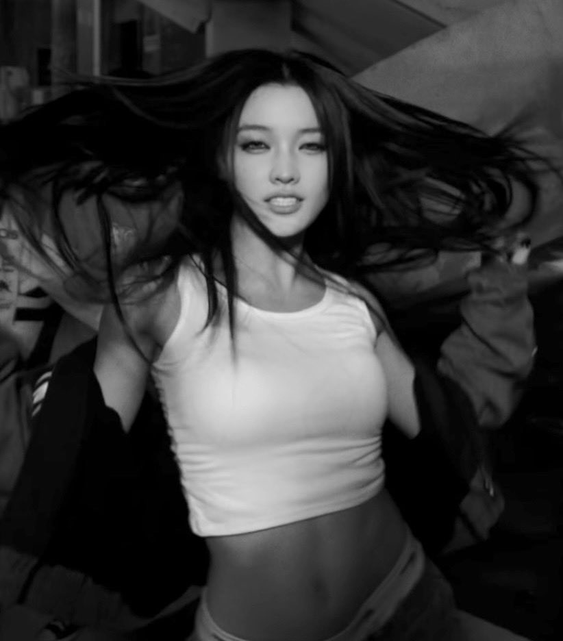 moachie_3's tweet photo. she’s actually crazy https://t.co/zsY0kWylaW