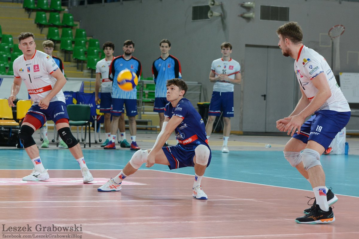 L_Grabowski's tweet photo. Zdjęcia z wczorajszego meczu @vislabydgoszcz-#AVIASędziszówMałopolski w @TAURON1Liga na fan page'u #LeszekGrabowski: https://t.co/mRdEJEdSYk
#BKSBydgoszcz #BKS #BKSChemik #Bydgoszcz #SiatkaSędziszów #SędziszówMałopolski #TAURON1Liga #siatkówka #volleyball #fotorelacja #zdjęcia https://t.co/nyV348HXDC