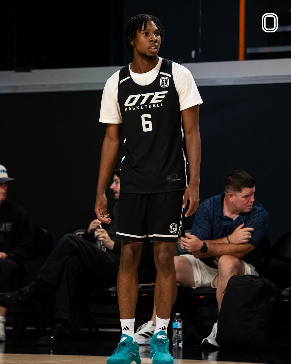 rodgerbohn's tweet photo. 6'8 '29 K'Nard Callendar of #OTE Fear of God / MBJ Elite #3SSB showed why he's next up out of Virgin Islands at @OvertimeElite Pro Day.Bouncy forward w/motor who keeps plays alive on both ends,&is great putting self in scoring spots.
More on @Ballislife
https://t.co/mVRrVrIUFU https://t.co/H85v3s60Dp