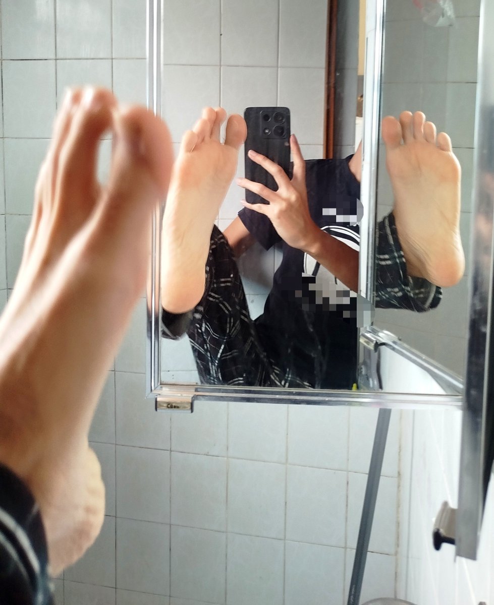 havaianastwink's tweet photo. Refletindo... https://t.co/je25NlvHq4