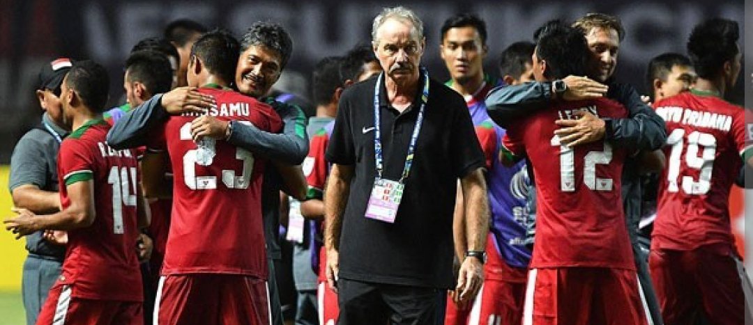 delouvre00's tweet photo. coach, indonesia juara🥺❤️ https://t.co/VWKpZwuISj