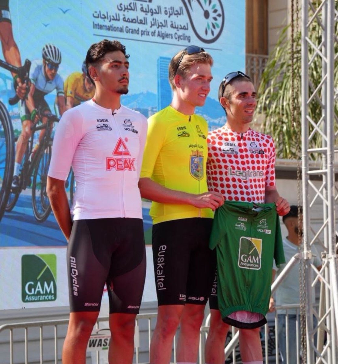 Alpe__dHuezPT's tweet photo. ¡Doblete de Euskaltel - Euskadi! 🧡

Victoria de Danny Van der Tuuk 🇳🇱 y segundo Iker Mintegi 🇪🇸 por delante de Marchand 🇧🇪 (TIS).

Los tres llegaron con 35" sobre un grupo de 11 ciclistas en el que también iban Jonathan Lastra 7° y Nicolás Alustiza 8°
 
#GrandPrixElDjazaïr 🇩🇿 https://t.co/OinaeDg1yl