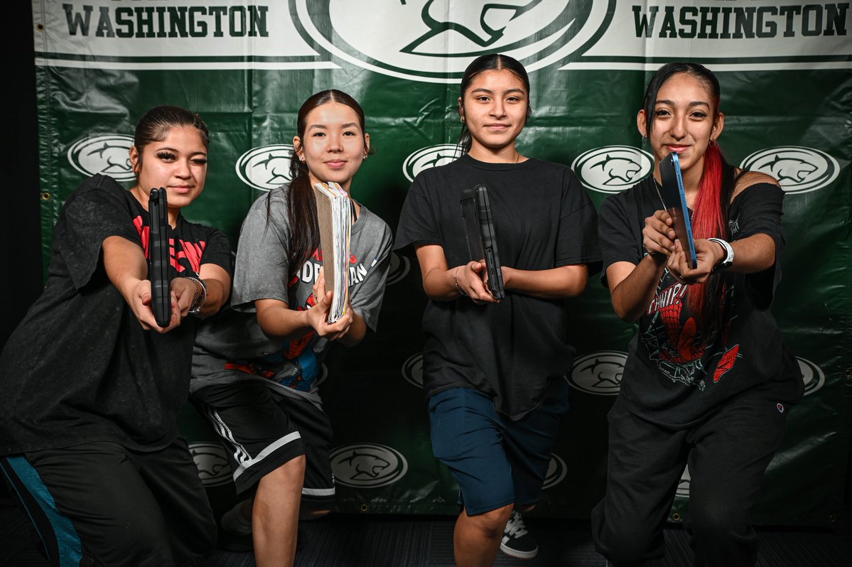 SBWashingtonHS's tweet photo. Here are some great shots from Fall Spirit week. See the entire gallery on our Facebook Page.
#everonward #pantherpride https://t.co/4HdFdfHU1f