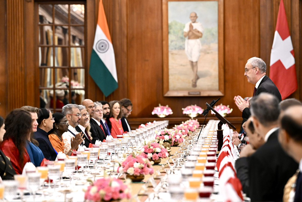 ParmelinG's tweet photo. La première journée de mon séjour en Inde s’achève par un banquet d’État offert par la présidente indienne Droupadi Murmu @rashtrapatibhvn. https://t.co/5SJMmvRHja