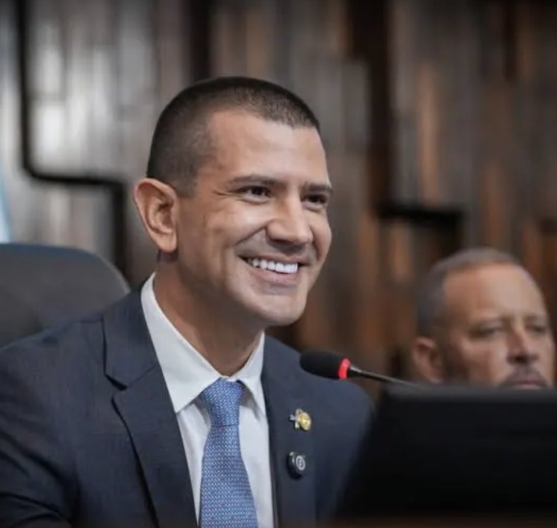 Haaaysb's tweet photo. 🚨 AGORA: GAROTINHO DESISTE DO RECURSO, E DOUGLAS RUAS É O NOVO GOVERNADOR DO RIO DE JANEIRO! https://t.co/JoFhbbjQNa