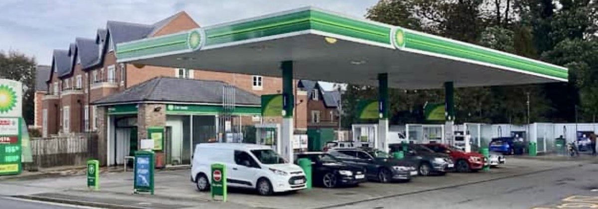 Enoughsenough00's tweet photo. 🚨GREAT BRITISH PUMP ROBBERY: WHY 42 MILLION MOTORISTS ARE PAYING £2 A LITRE — When Brent crude last hit $96 a barrel, British drivers paid just 144.9p per litre for diesel, yet today they are slapped with an eye-watering £2 at the forecourt. While 42 million motorists demand answers from ministers, the stark reality is that heavy government taxes—a flat 52.95p fuel duty plus a compounding 20% VAT—take a massive chunk out of every single litre sold. Combined with inflated refining margins and a weaker pound, the Treasury quietly pockets nearly half of every fill-up, leaving drivers bankrolling the state every time they top up.